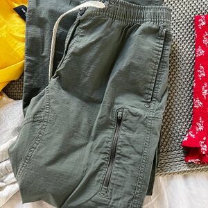 Vuori Men's “Technical Climber Pant” in Olive Green